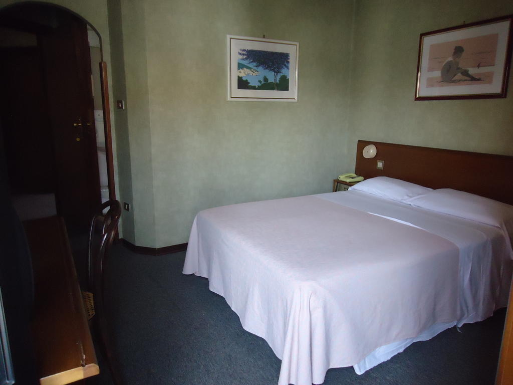 Hotel De La Ville Central Латина Екстер'єр фото